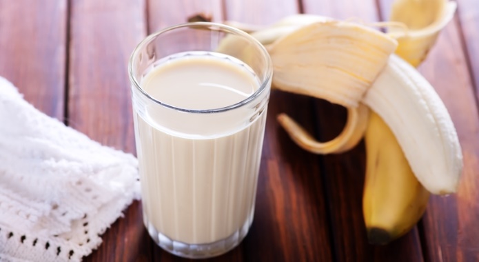 milk with bananas