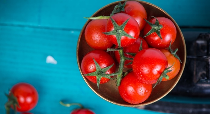 tomatoes in bowl