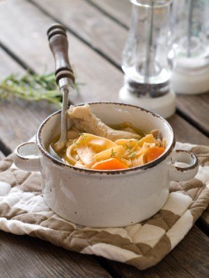 great-chicken-soup-with-noodles-in-pot