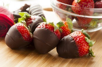 Healthy Sweet Treat - Strawberries In Chocolate