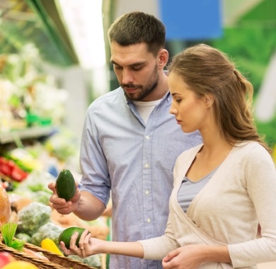 couple-shopping-groceries mobile