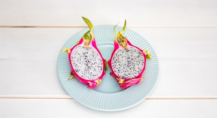 halves-of-dragon-fruit-min