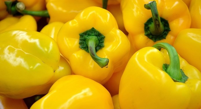 yellow bell peppers-min